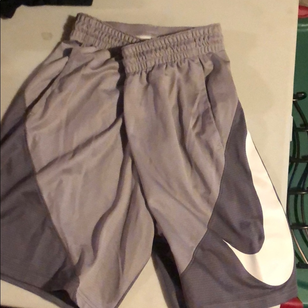 Mens nike shorts size L